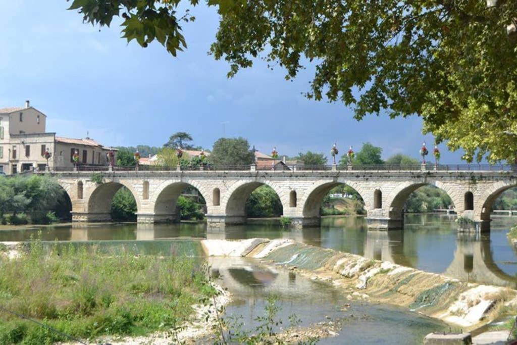 Le Clos Des Vignes Junas Bagian luar foto