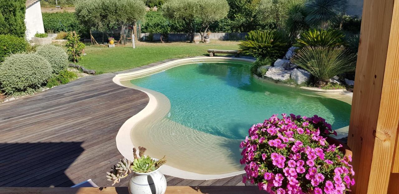 Le Clos Des Vignes Junas Bagian luar foto