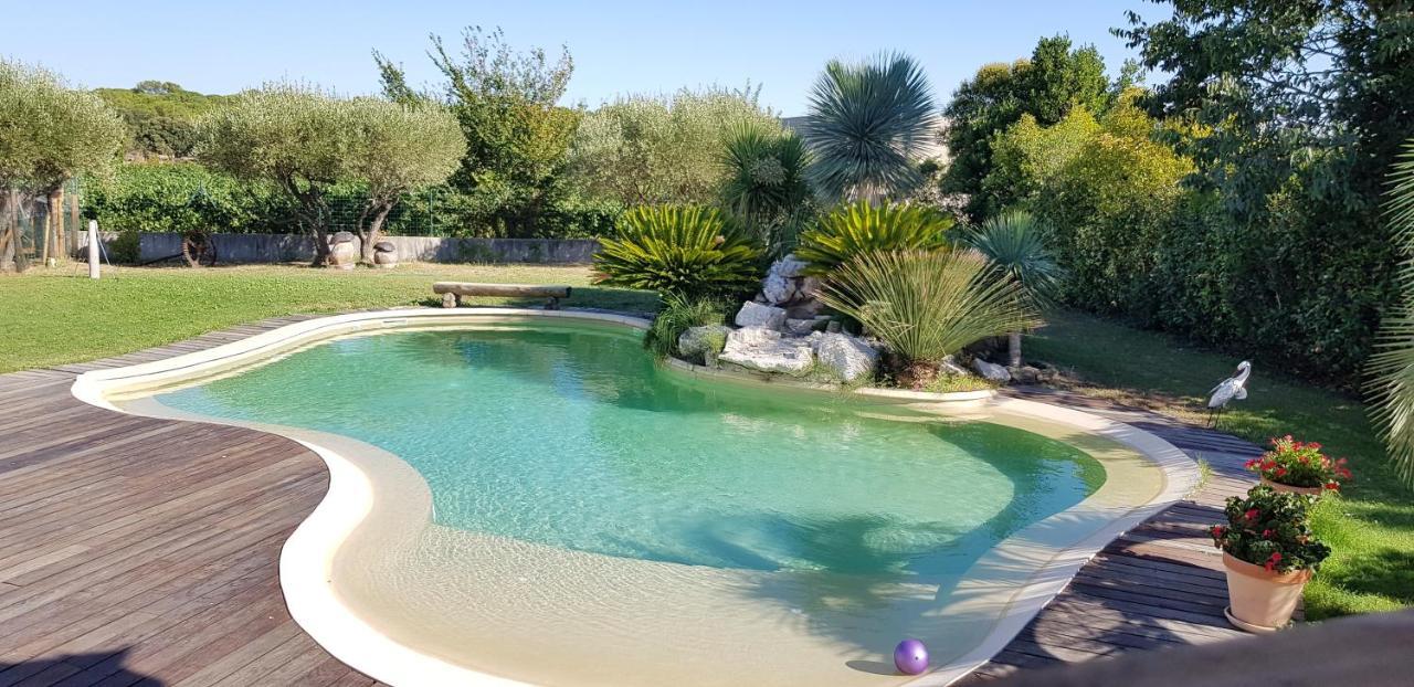 Le Clos Des Vignes Junas Bagian luar foto