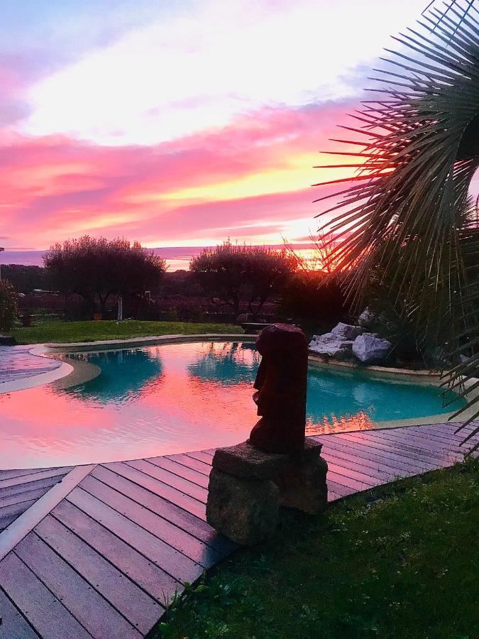 Le Clos Des Vignes Junas Bagian luar foto