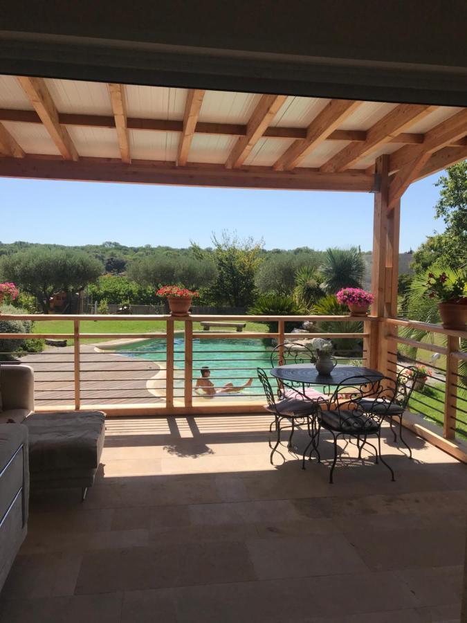Le Clos Des Vignes Junas Bagian luar foto